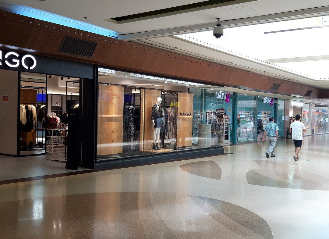 Centro Comercial Barnasud-加瓦必去景点