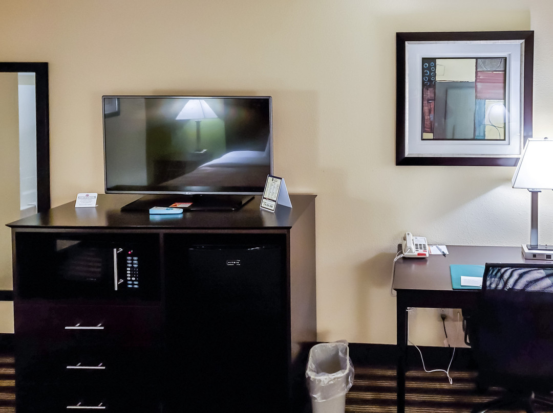 Quality Inn Chesterton Near Indiana Dunes National Park I-94主图