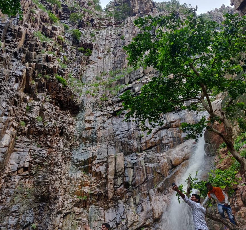 Garbhaji Falls景点图片