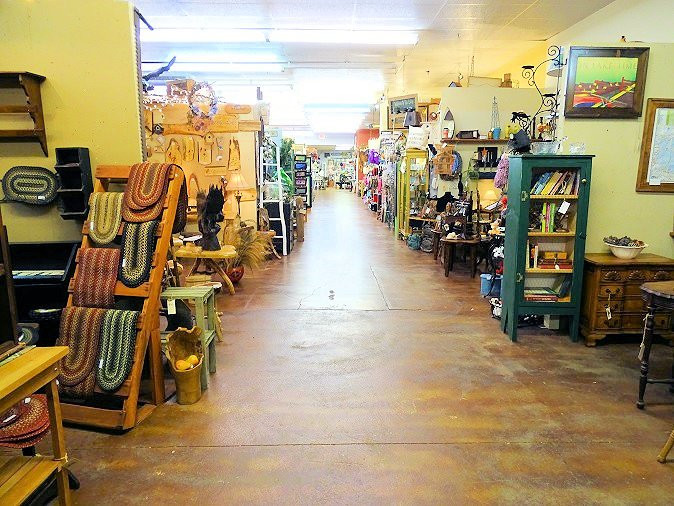 Black Bear Antiques-Ellijay必去景点