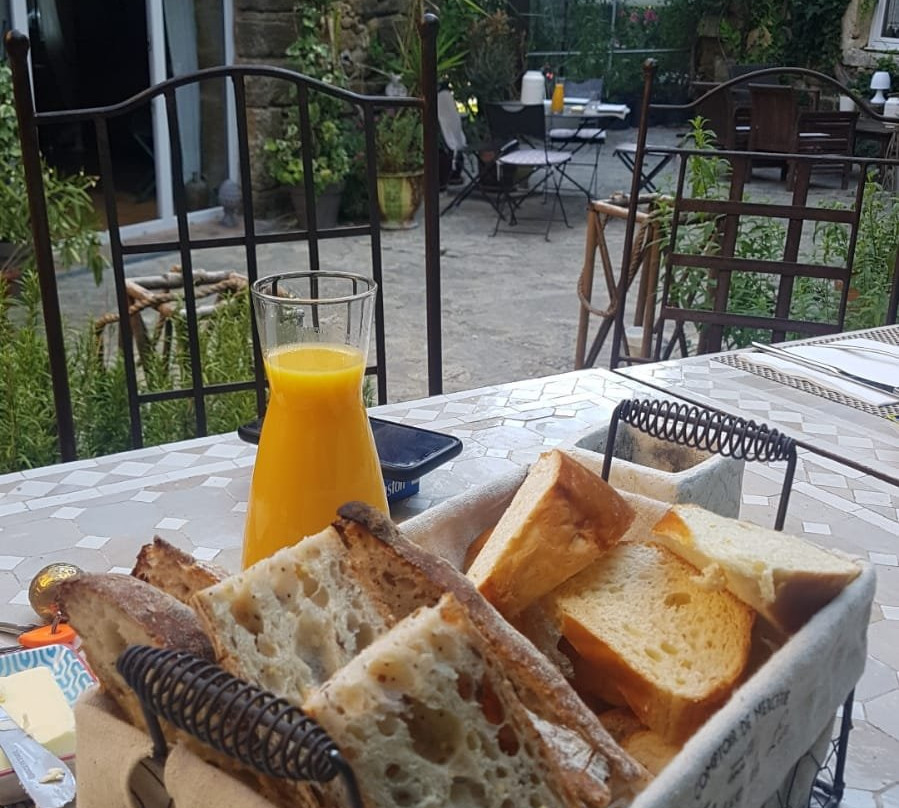 Les Aiguières en Provence主图