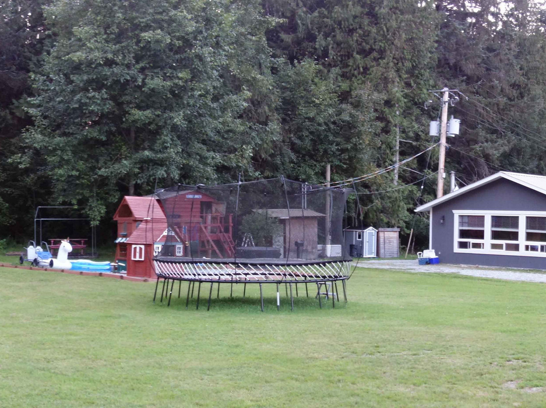 Bella Coola Eagle Lodge主图