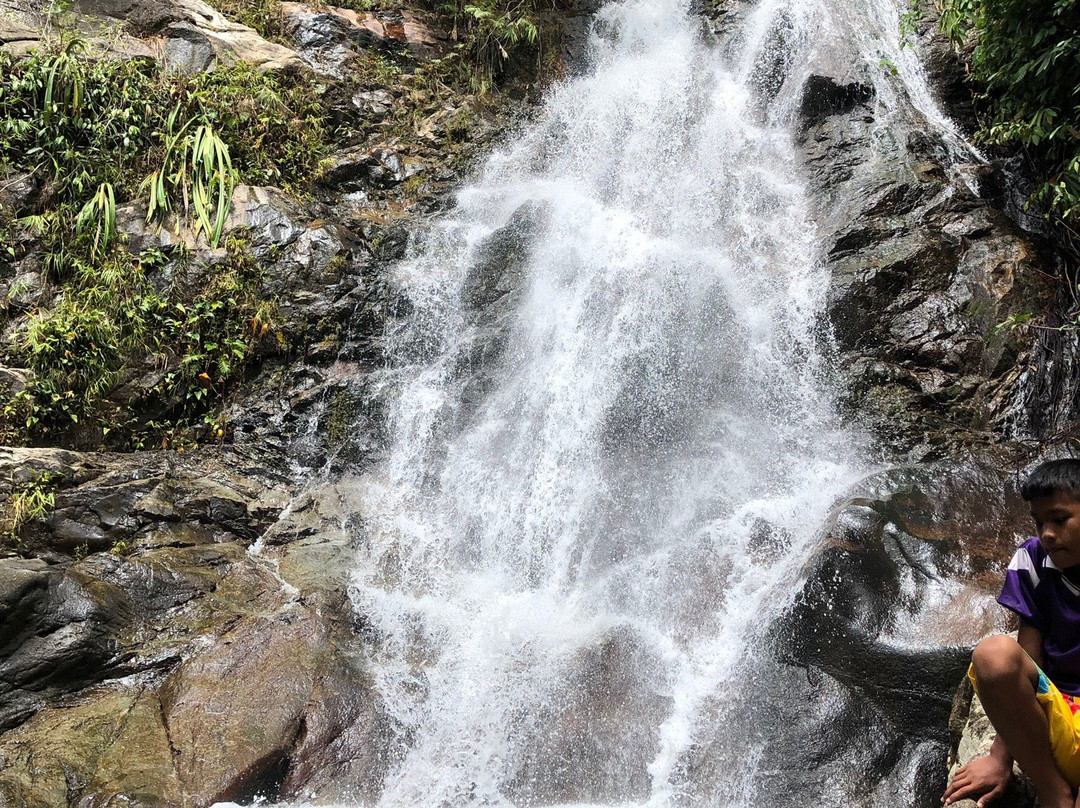 Sai Rung Waterfall景点图片