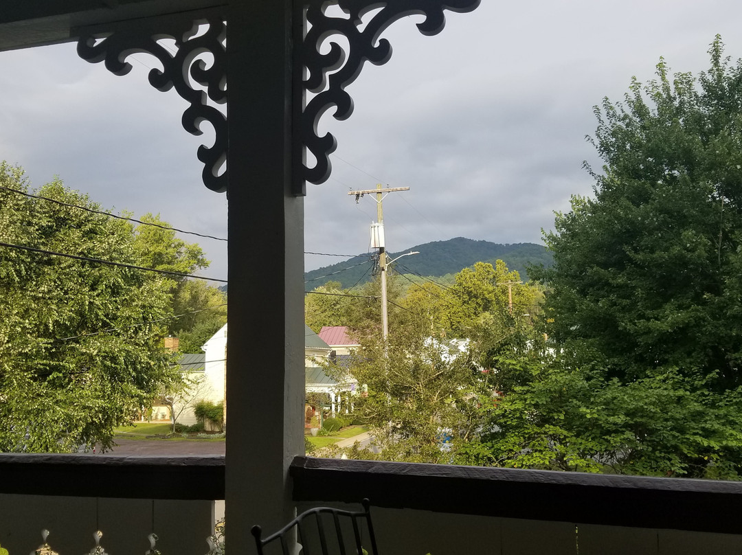 Hopkins Ordinary Bed & Breakfast主图