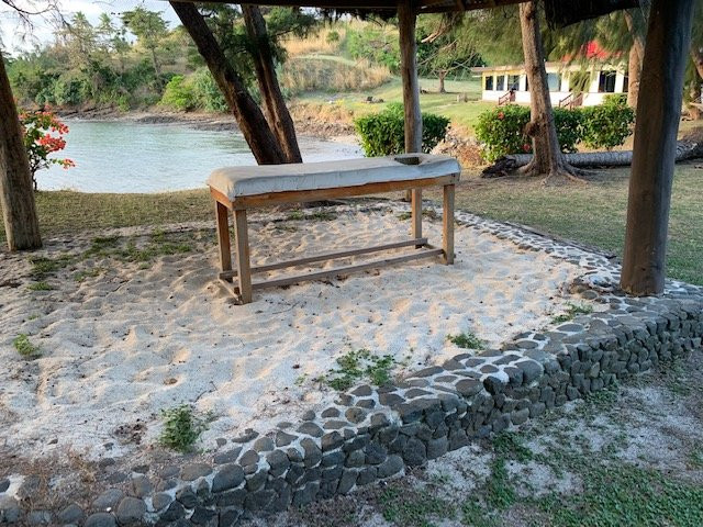 安全着陆度假酒店主图