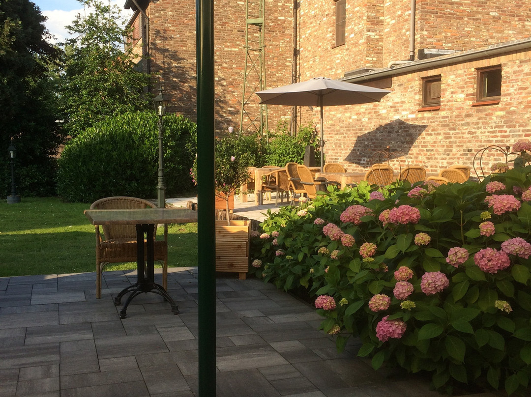 鲁斯特霍威餐厅酒店主图