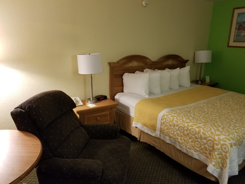 Days Inn & Suites by Wyndham Clovis主图