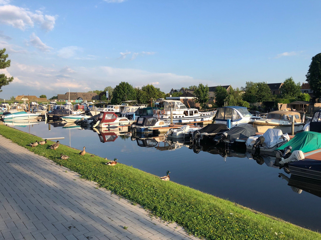 Hooge Zwaluwe餐馆和美食-De Thuishaven