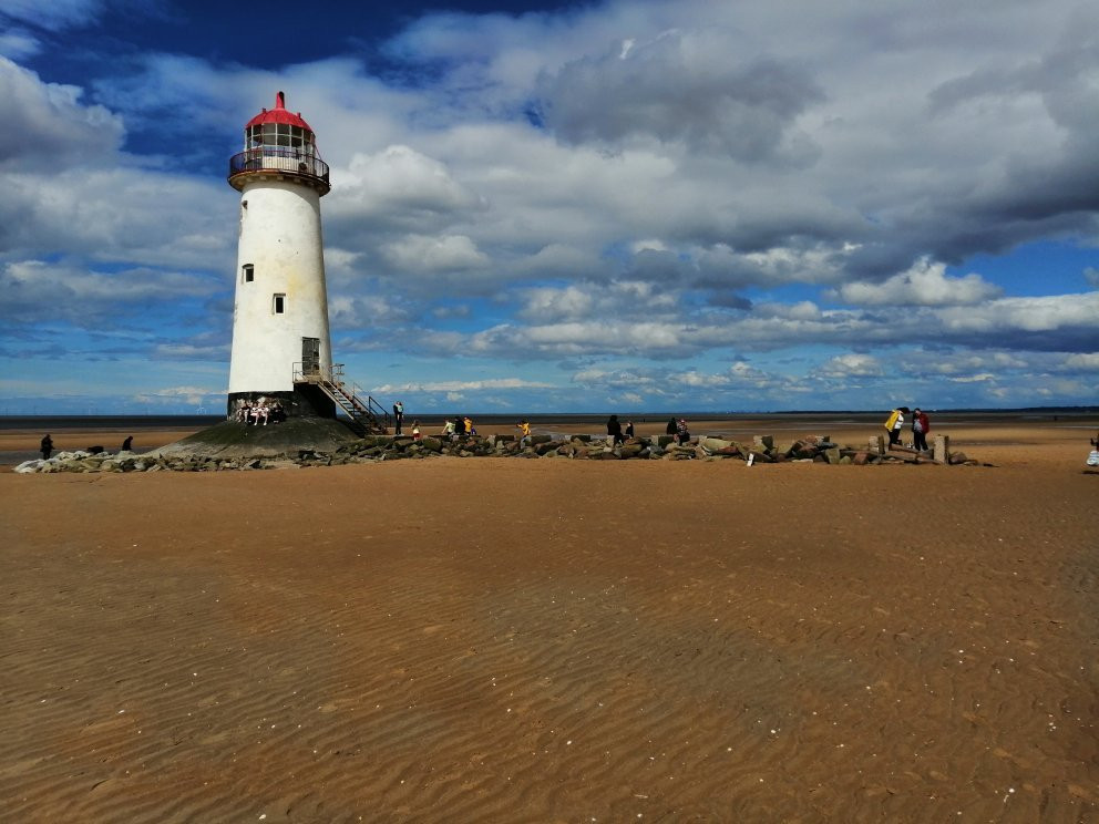 Talacre Beach景点图片