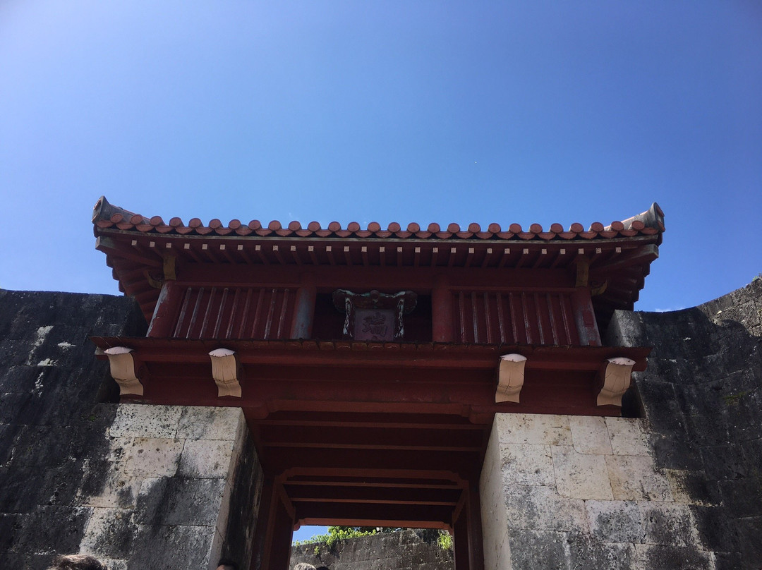 Zuisen Gate-那霸市必去景点