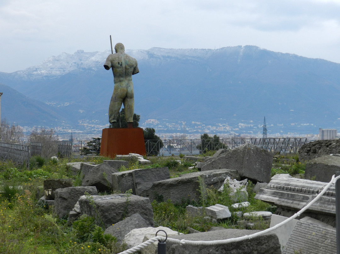 Sculture Monumentali di Igor Mitoraj-庞贝必去景点