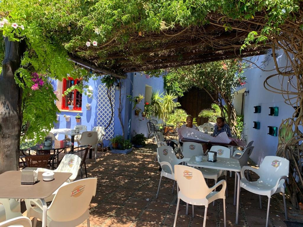 班多雷洛酒店主图