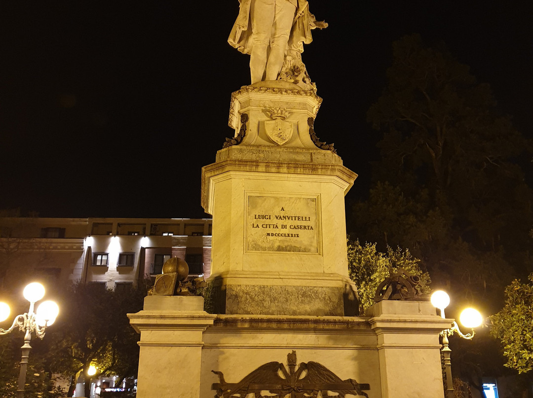 Monumento a Luigi Vanvitelli景点图片
