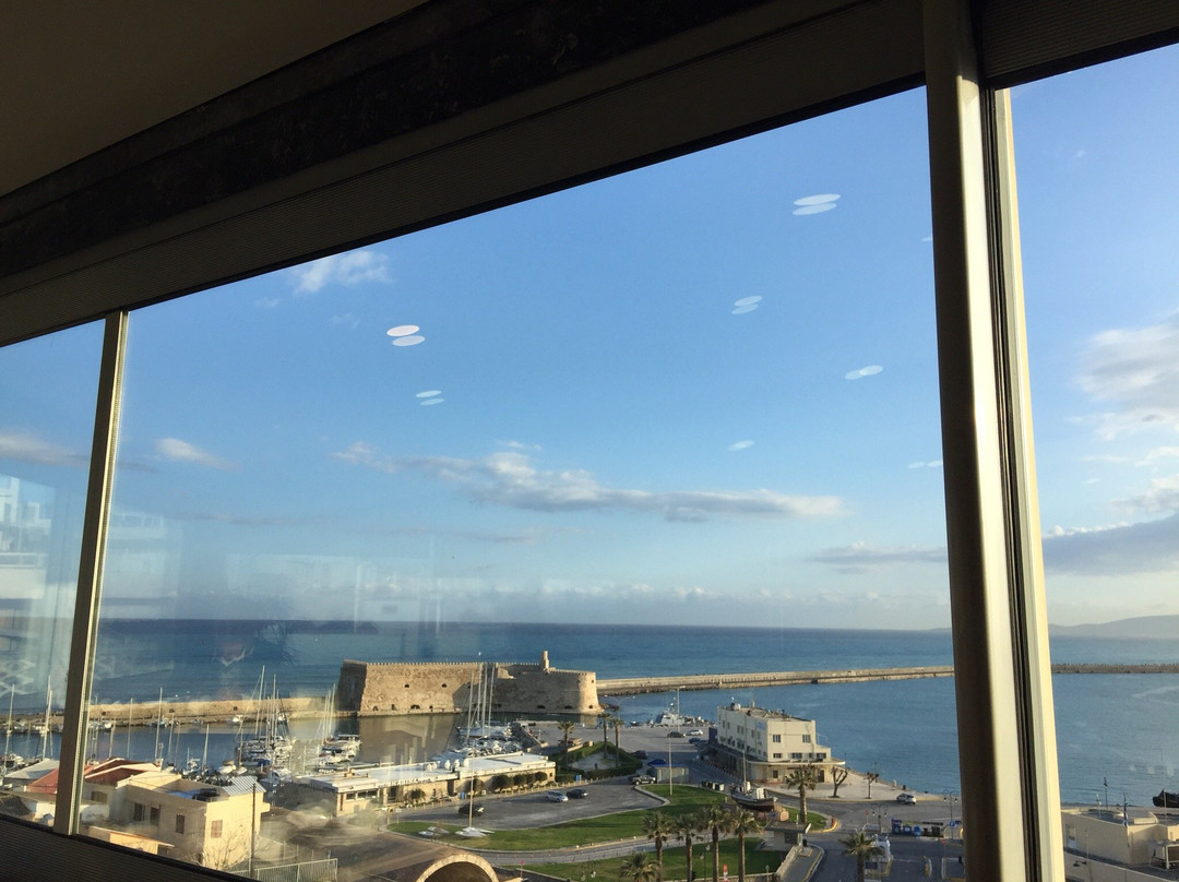 马林梦幻酒店主图