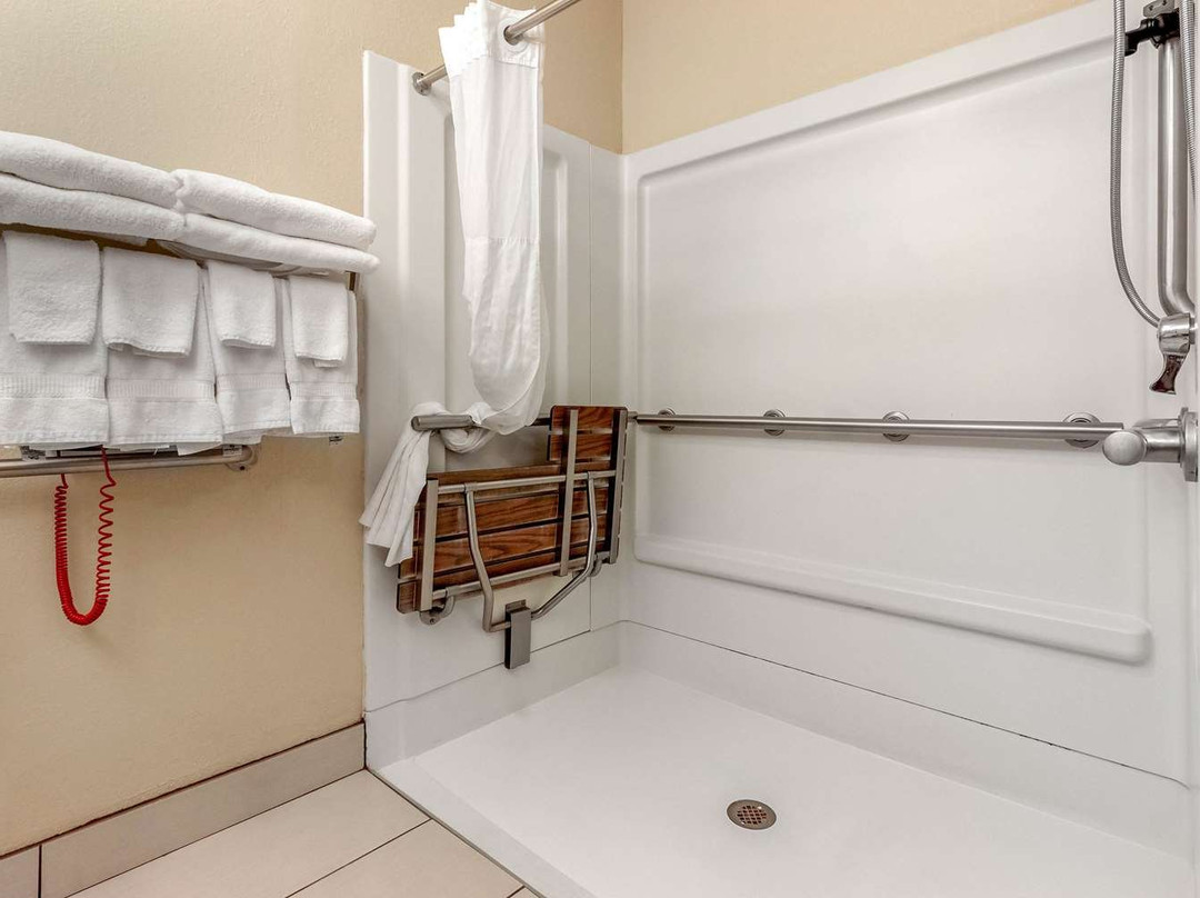 Comfort Inn & Suites Hays I-70主图