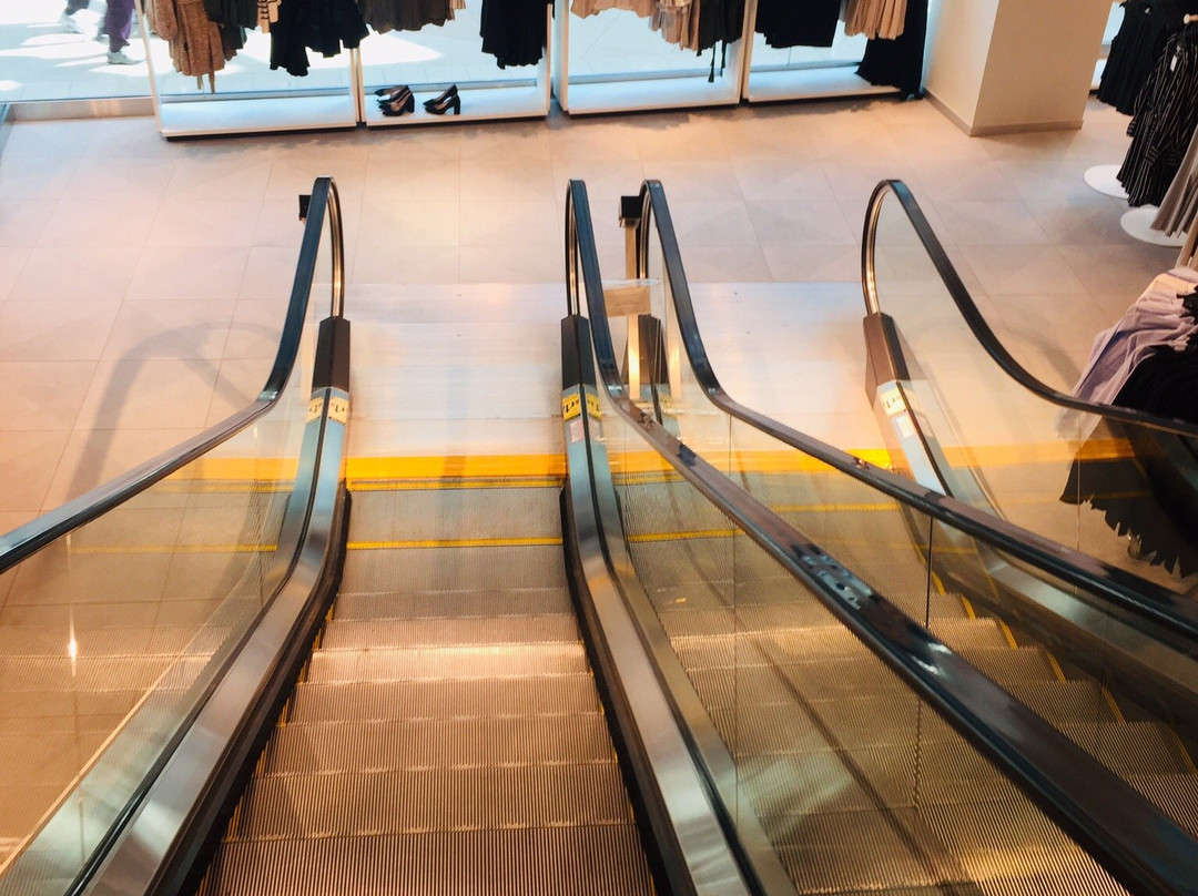 舍维花园购物中心-多伦多必去景点