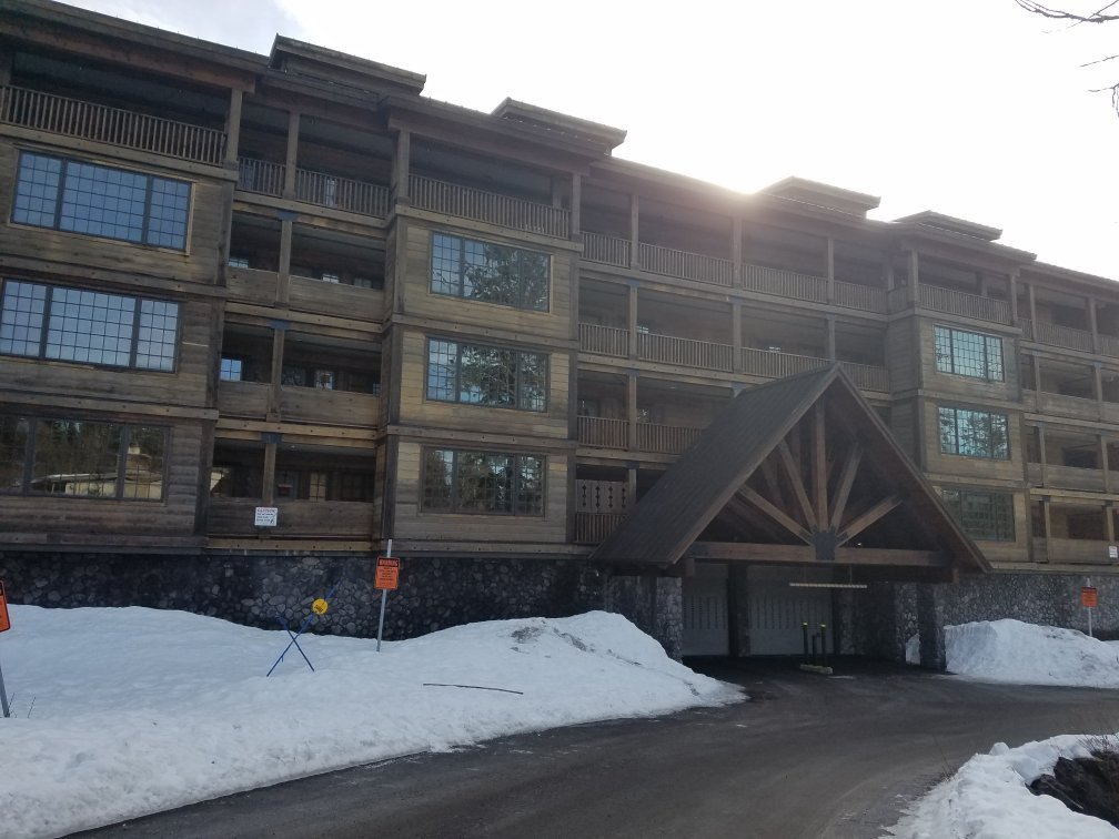 Collins Lake Resort主图