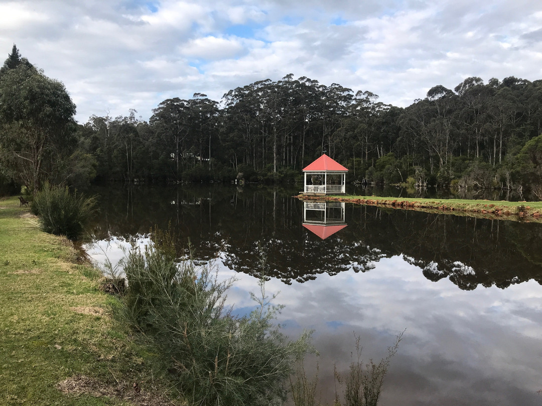 森林山林小屋度假酒店主图