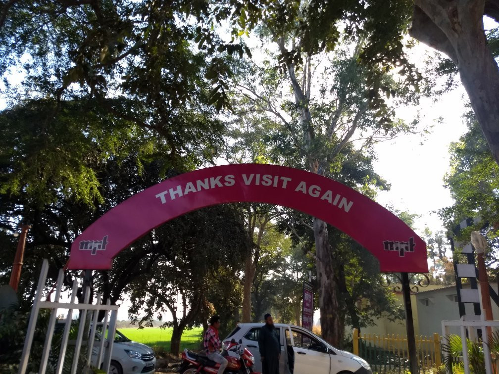 Hotel Highway Treat, Bhimbetka (MPTDC)主图