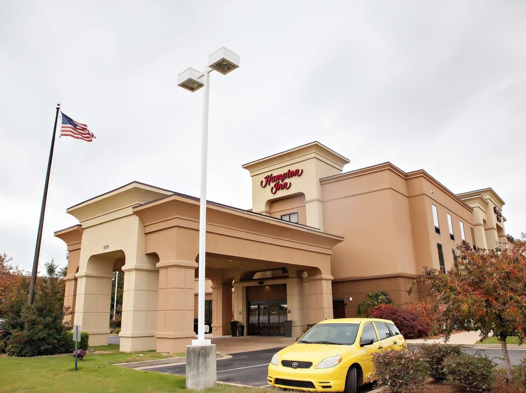 马丁希尔顿恒庭酒店主图