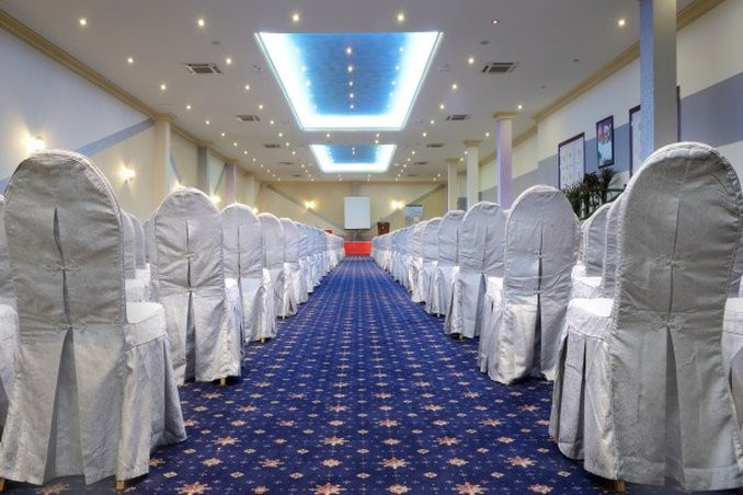 苏尔海滩假日度假酒店主图