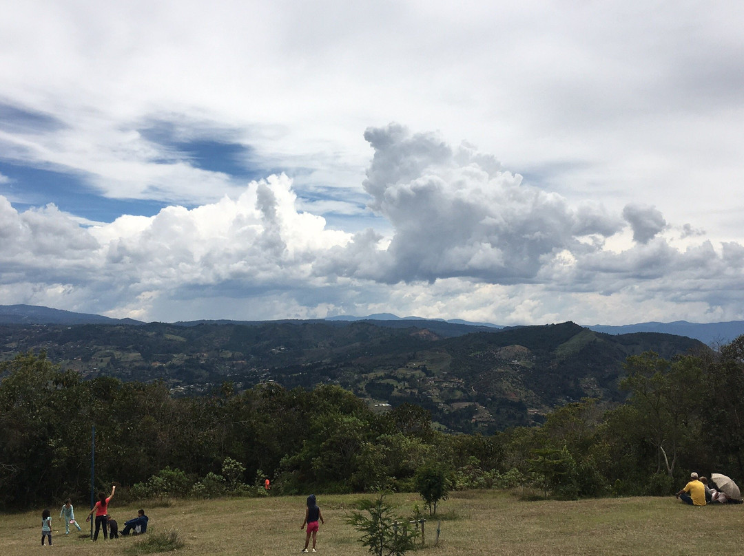Santuario de maria santificadora y alto de la virgen, guarne antioquia景点图片