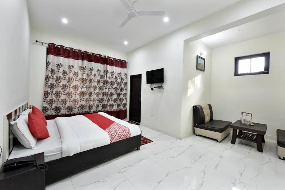 OYO 12662 Hotel Granite Peak主图