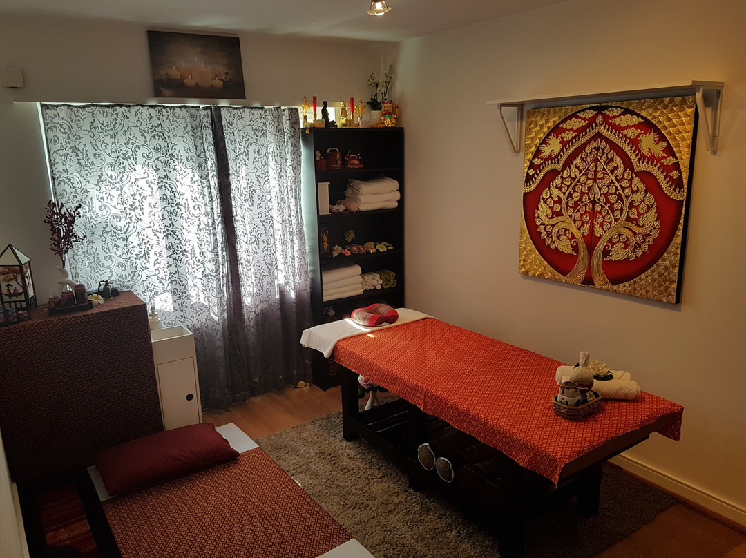 奥普菲孔旅游景点-Champa Massage