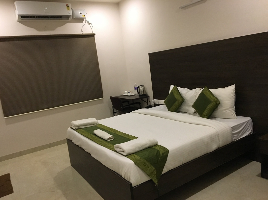 Treebo Hi Line Apartments Kalapatti主图