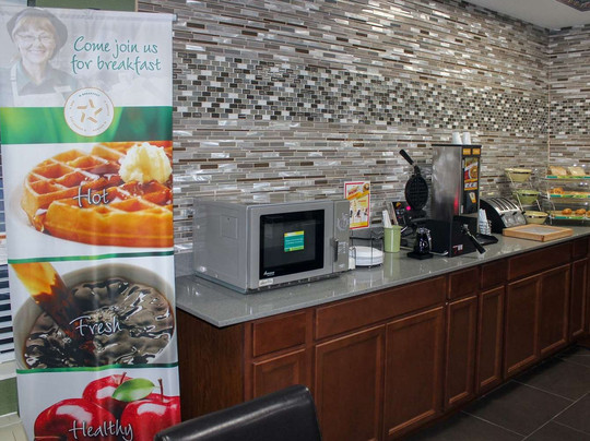 Quality Inn North Vernon Near Hwy 50主图