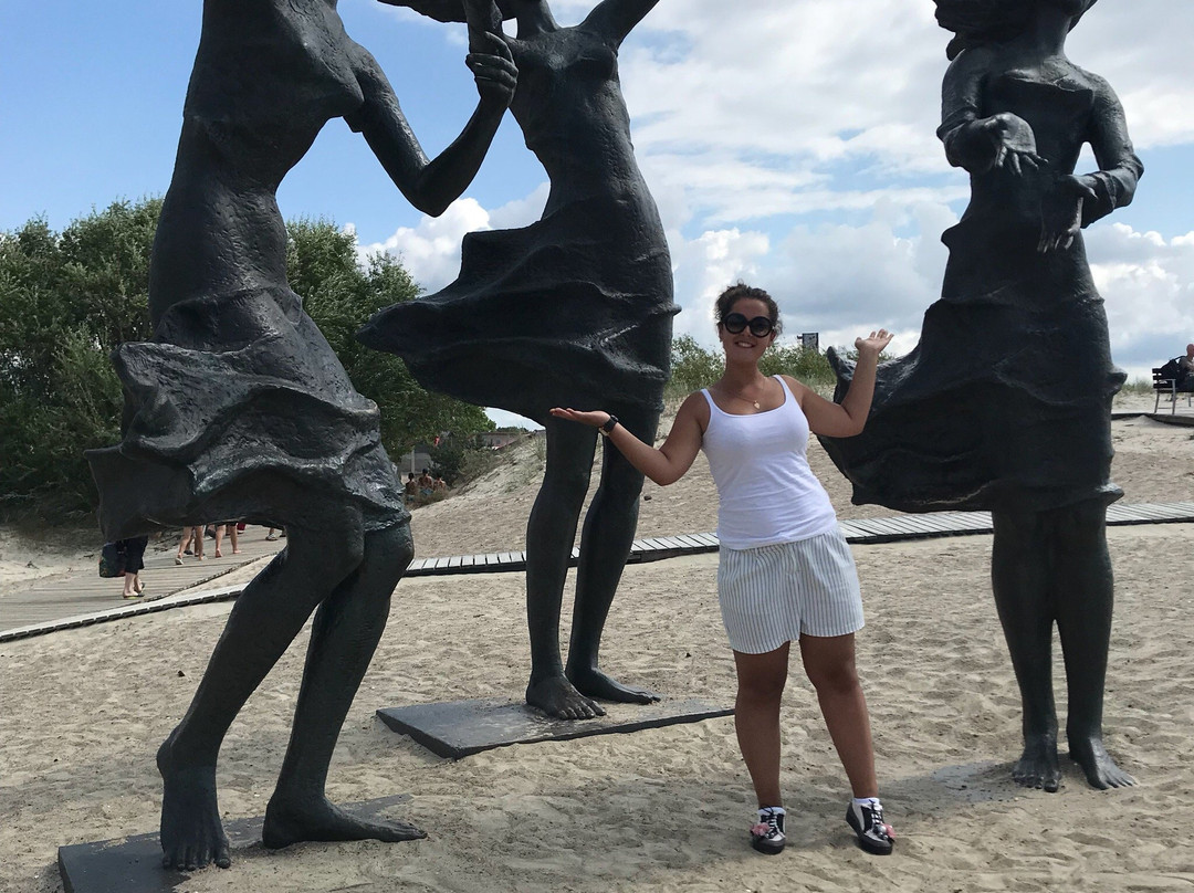 Sculpture Fisherman's Daughters-帕兰加必去景点
