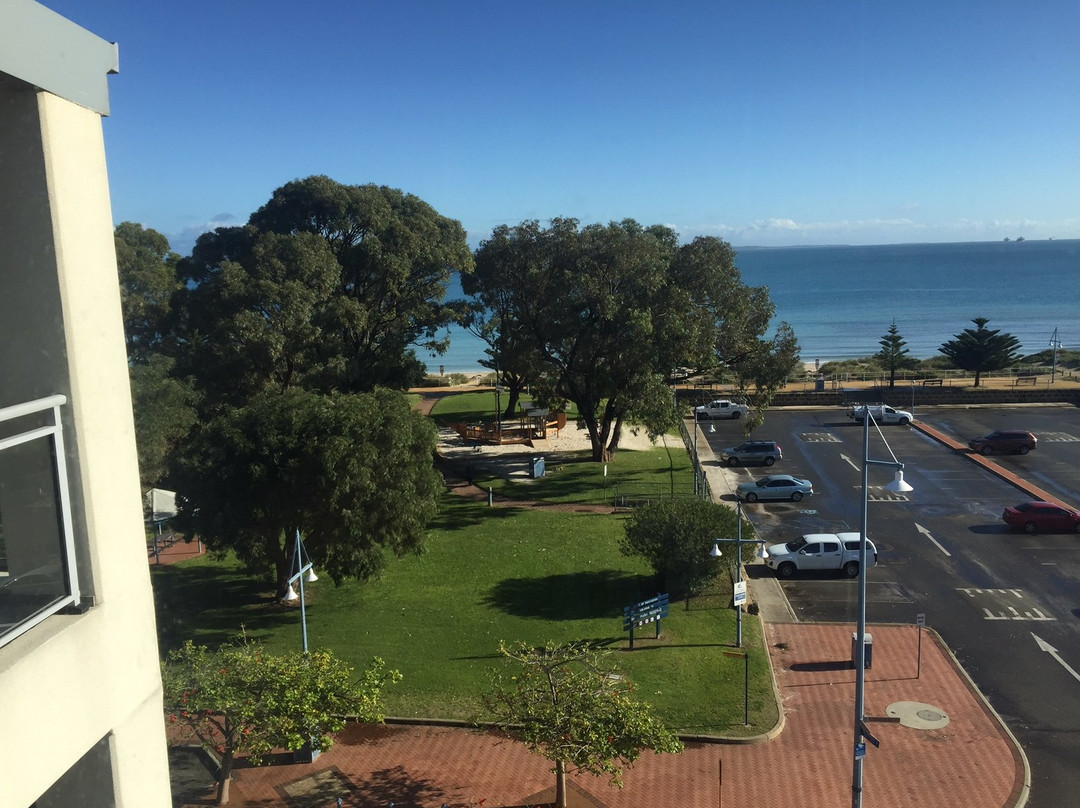 Spinnakers by Rockingham Apartments主图