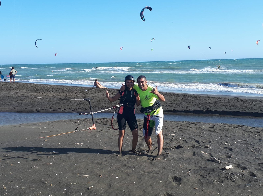 Tsunami Kite School景点图片