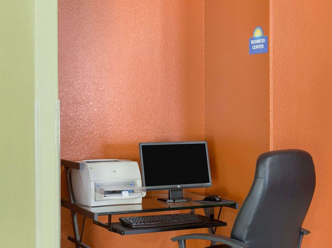 Days Inn by Wyndham Lumberton主图