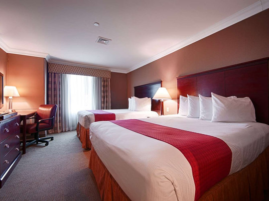 最佳西方江景套房酒店主图