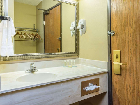 特洛伊-圣路易斯地区温德姆速8酒店Il号主图