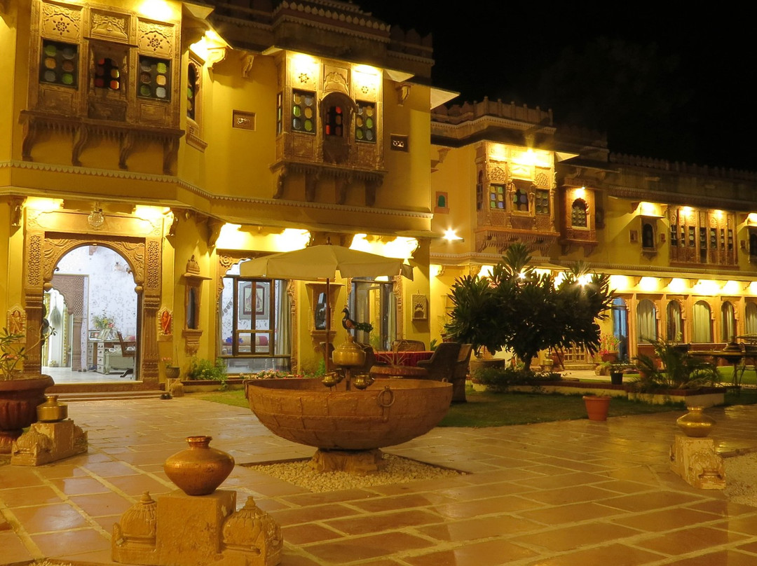 拉乌拉本斯瓦拉酒店主图