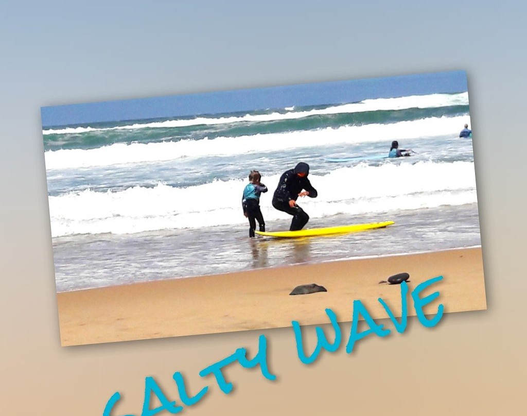 Salty Wave Surf School景点图片