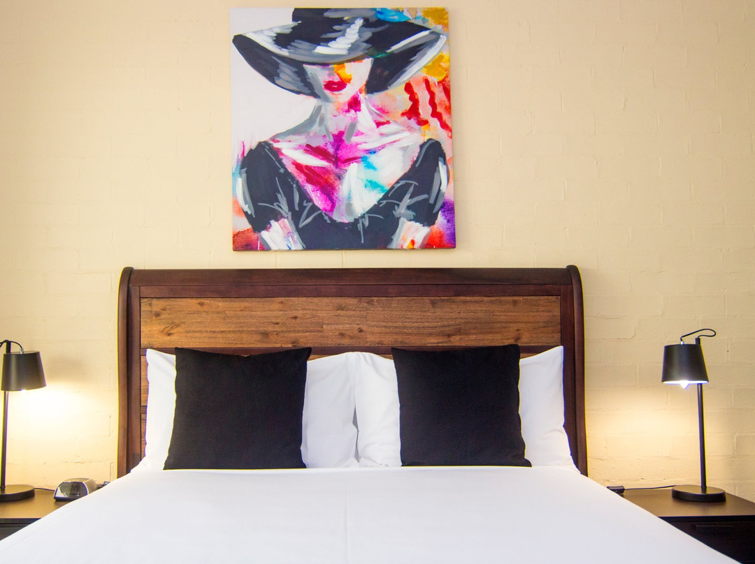 红新月汽车旅馆主图