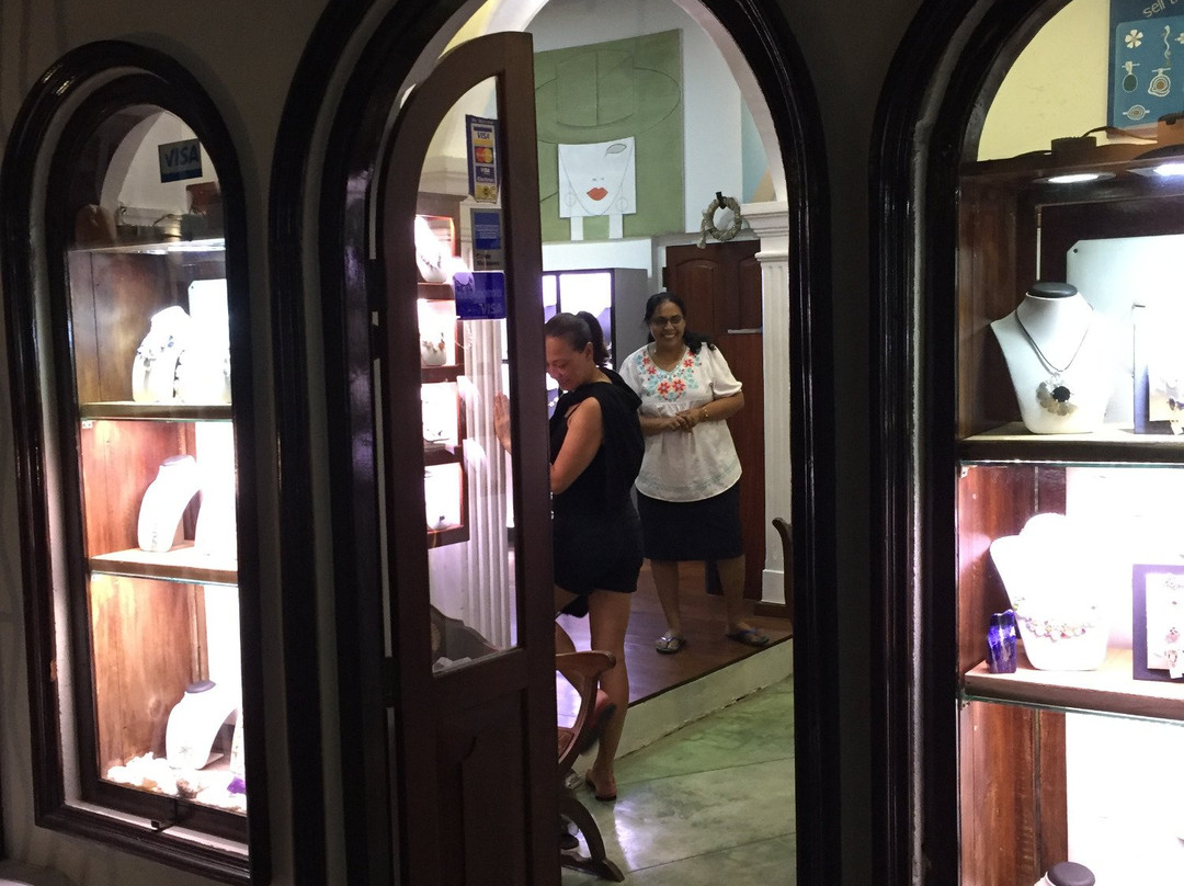 Fashion Jewellery-加勒必去景点