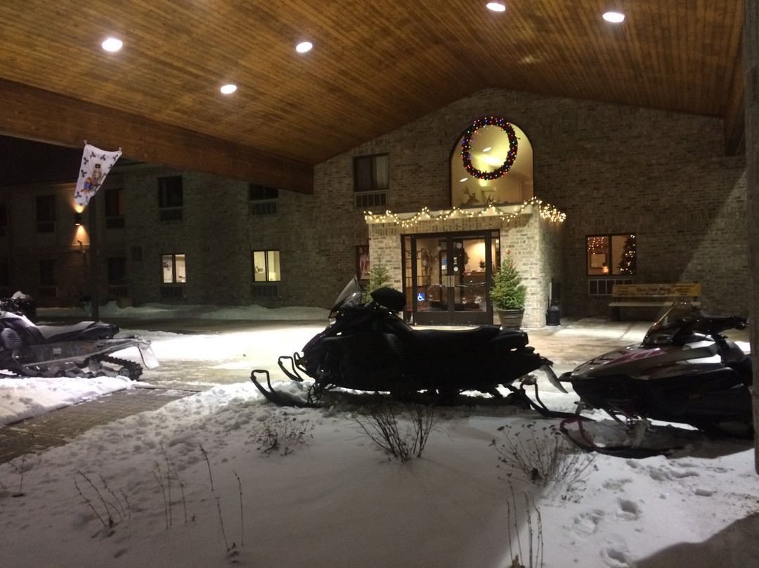 All Seasons Hotel and Resort主图