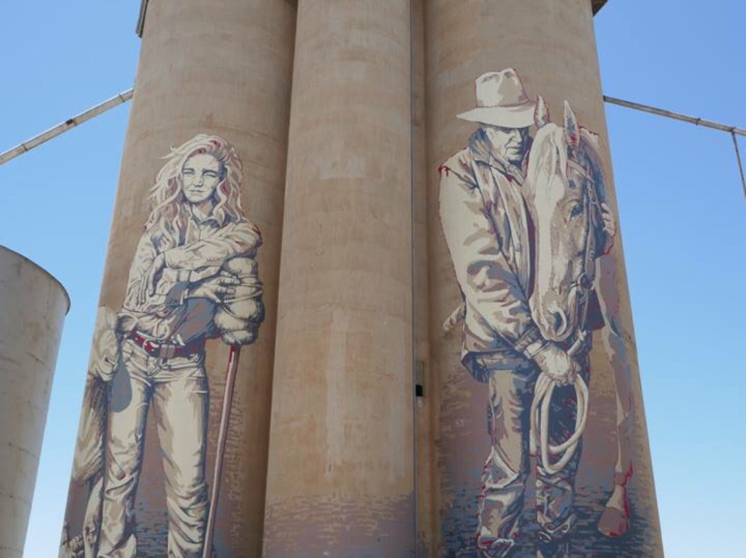 Warracknabeal旅游景点-Silo Art Trail