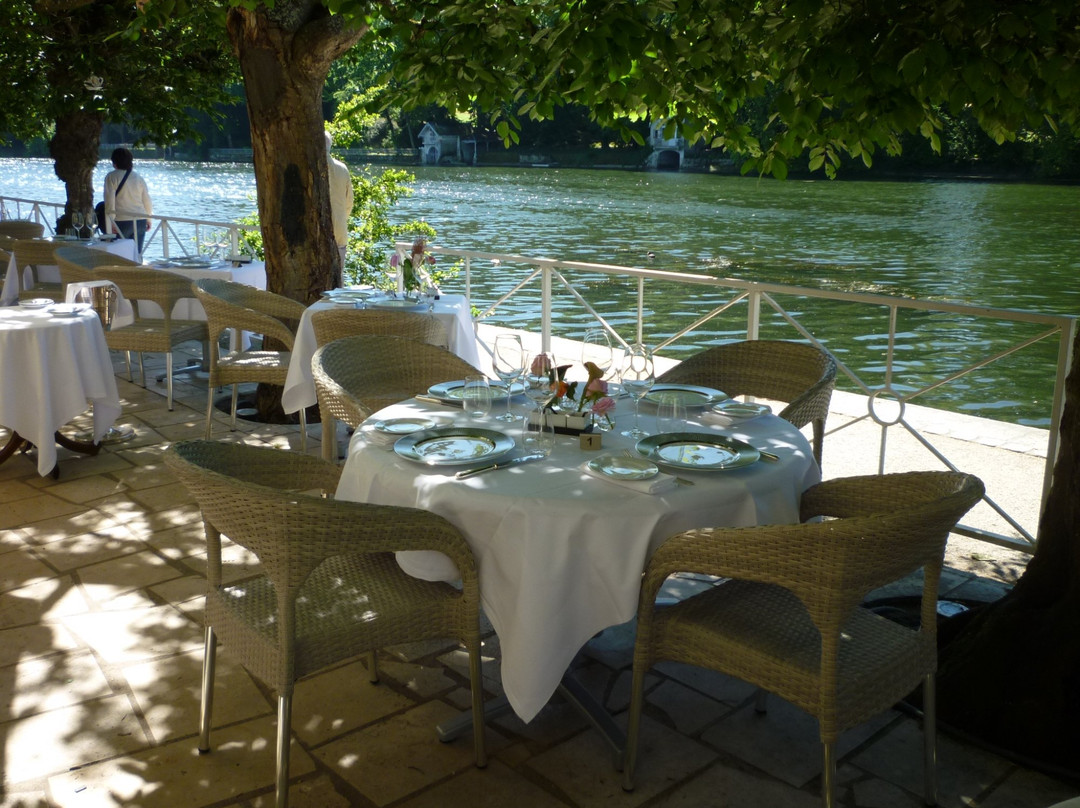 Saint-Pryve-Saint-Mesmin酒店住宿-里瓦奇酒店