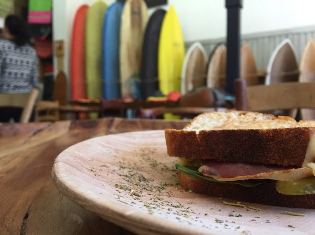 Rolling Wood Surf and Skate-Muizenberg必去景点