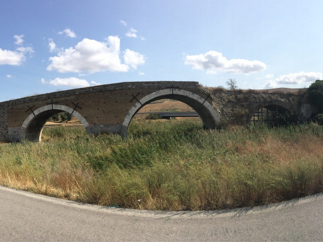 Ponte Romano-Sant'Agata di Puglia必去景点