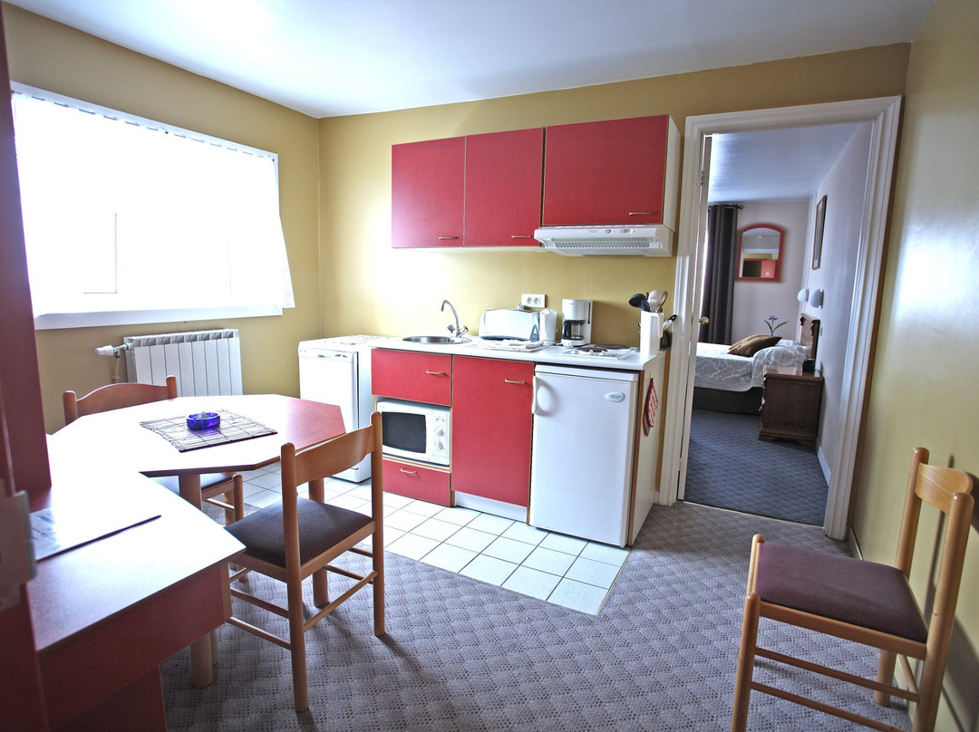 Hotel les IRIS主图