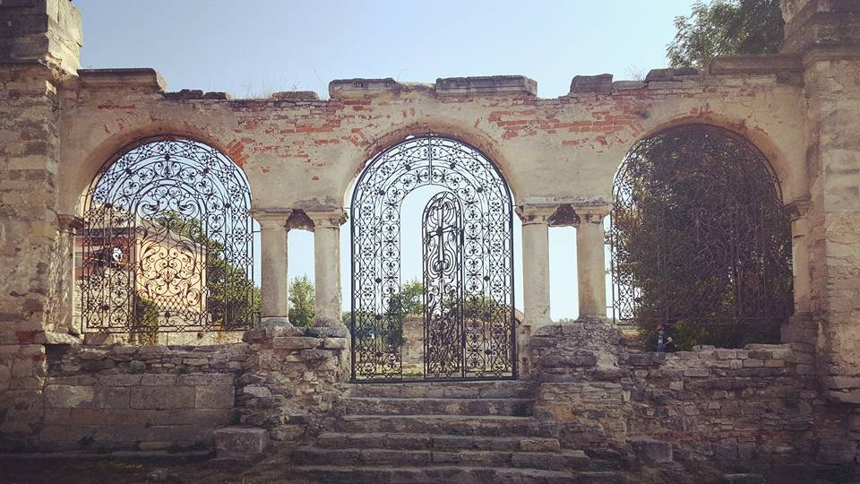 Kazan Madonna Icon Cathedral Ruins-Kamianets-Podilskyi必去景点