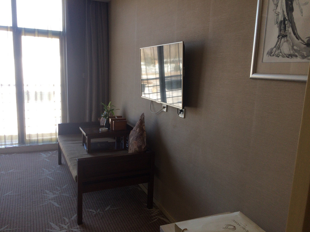 铭湖温泉度假村主图