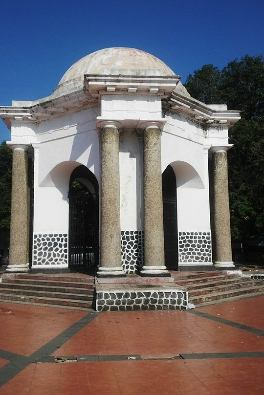 Thomas Parr Monument景点图片