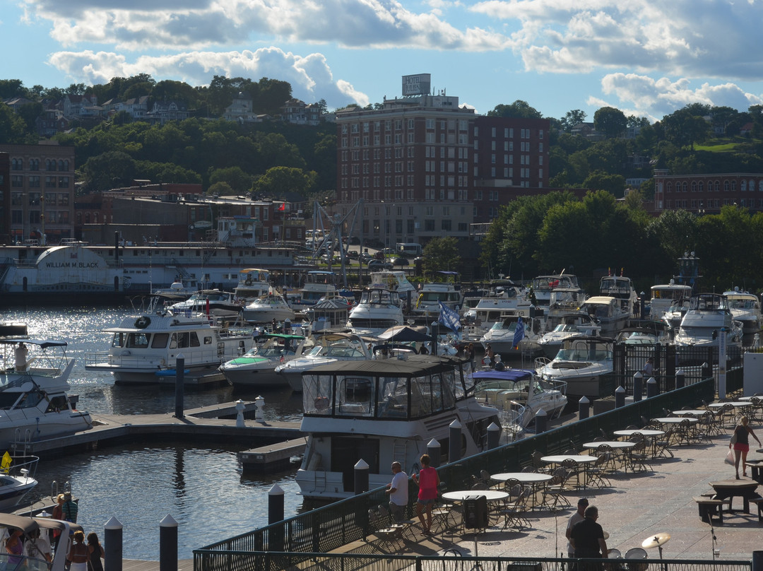 Port of Dubuque Marina-迪比克必去景点